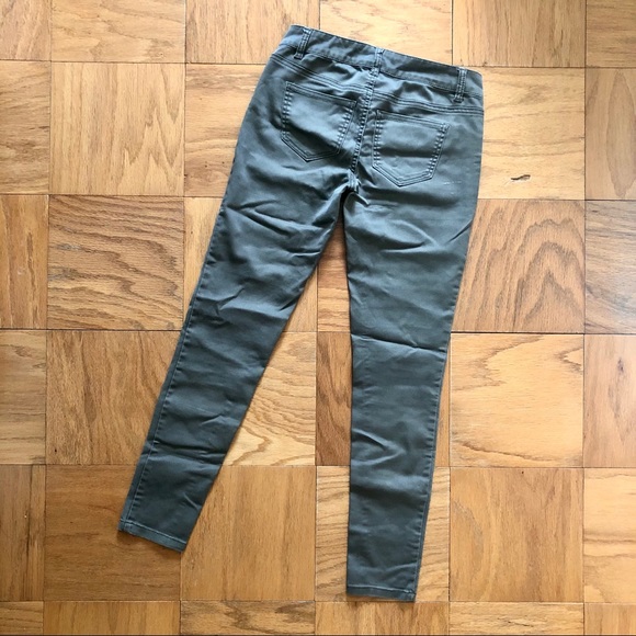 Green pants - Picture 3 of 4